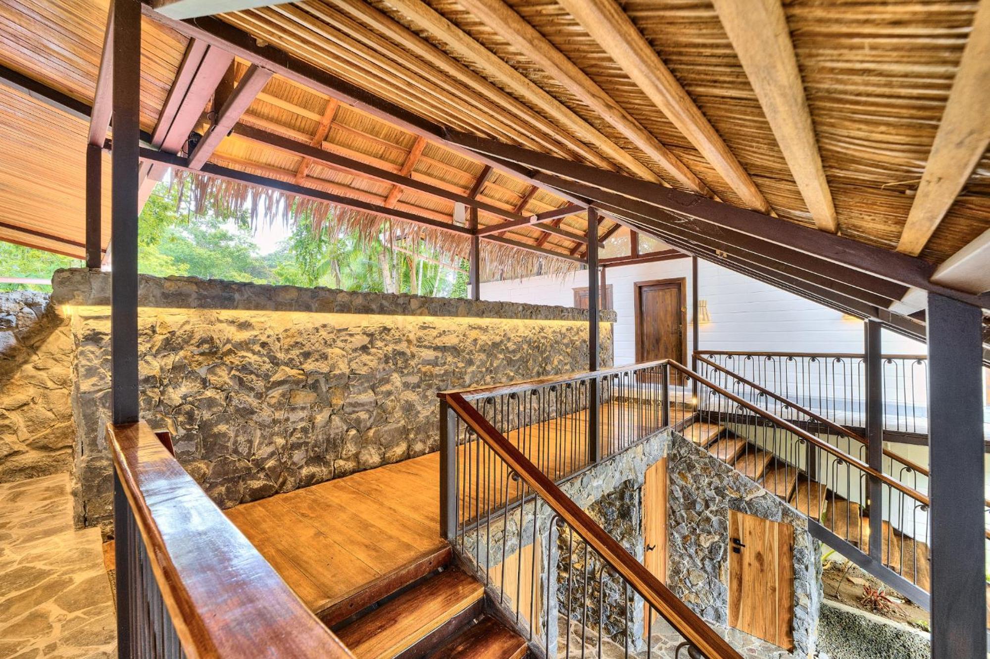 Conga Boutique Hotel Puerto Viejo de Talamanca ภายนอก รูปภาพ