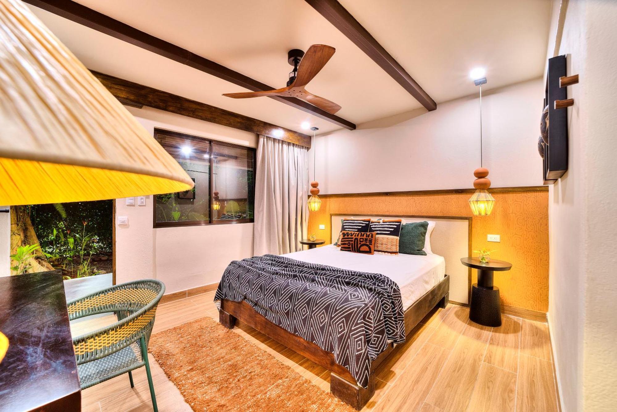 Conga Boutique Hotel Puerto Viejo de Talamanca ภายนอก รูปภาพ