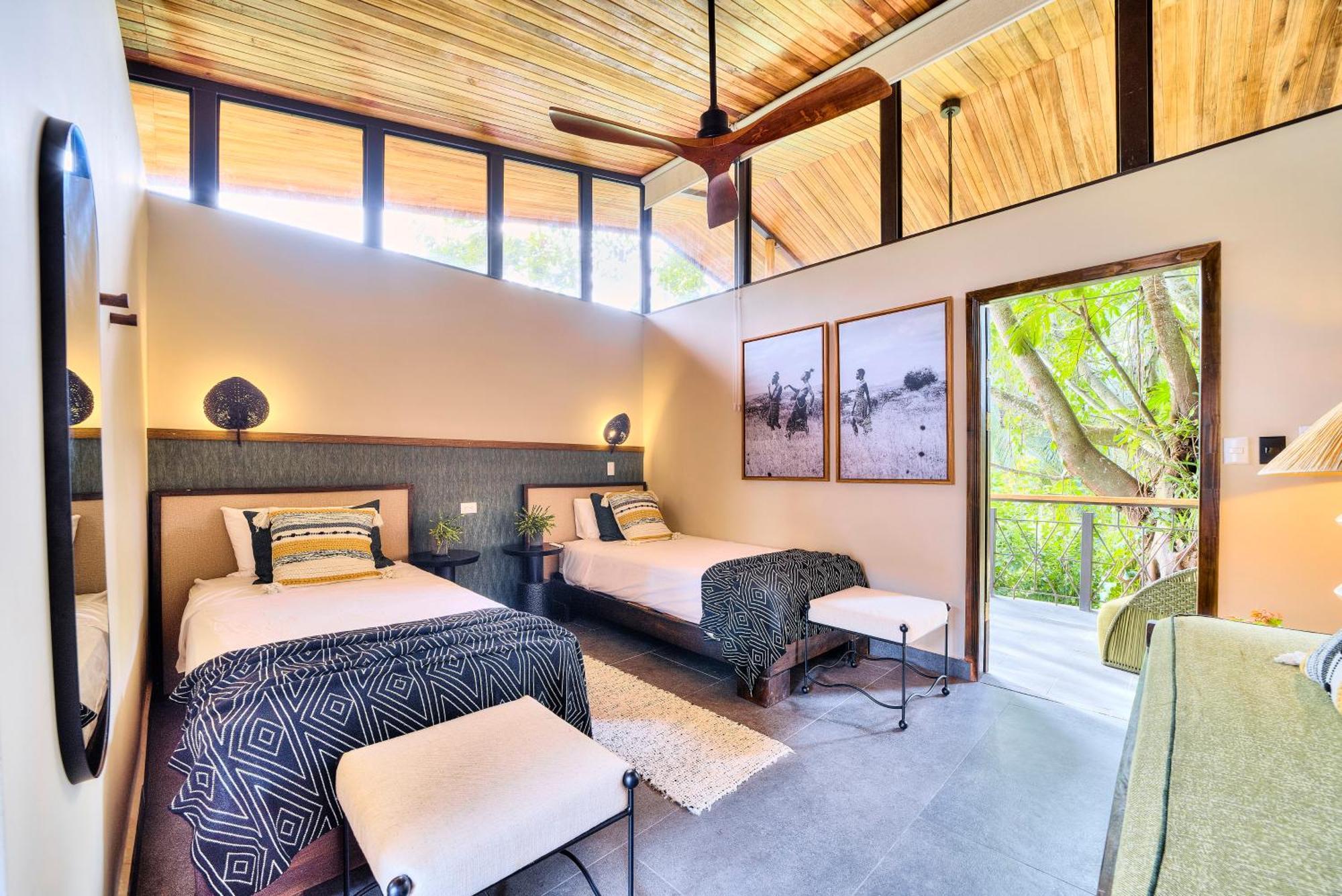 Conga Boutique Hotel Puerto Viejo de Talamanca ภายนอก รูปภาพ