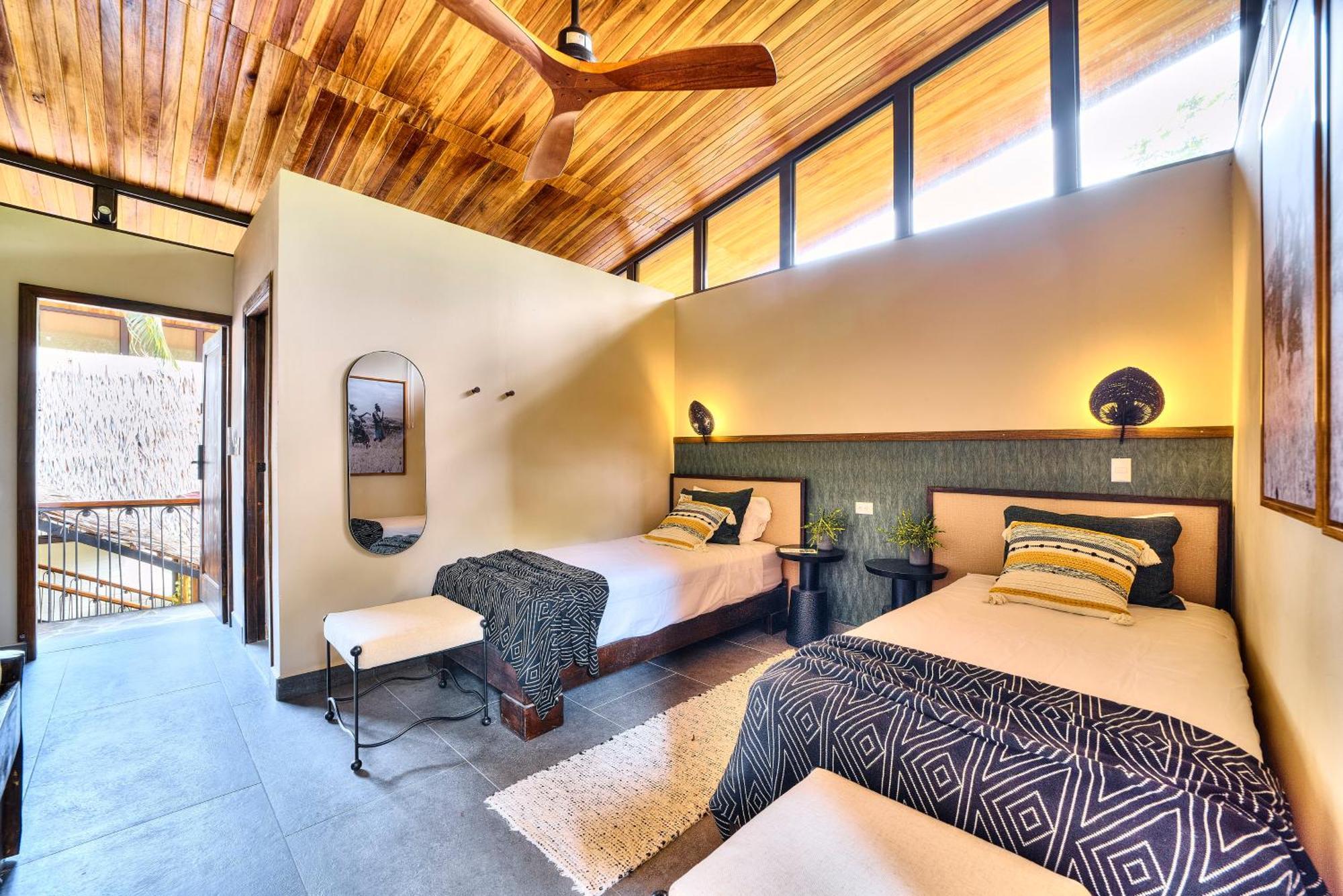 Conga Boutique Hotel Puerto Viejo de Talamanca ภายนอก รูปภาพ